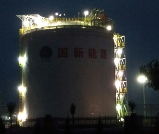 儲罐璀璨的夜景.png